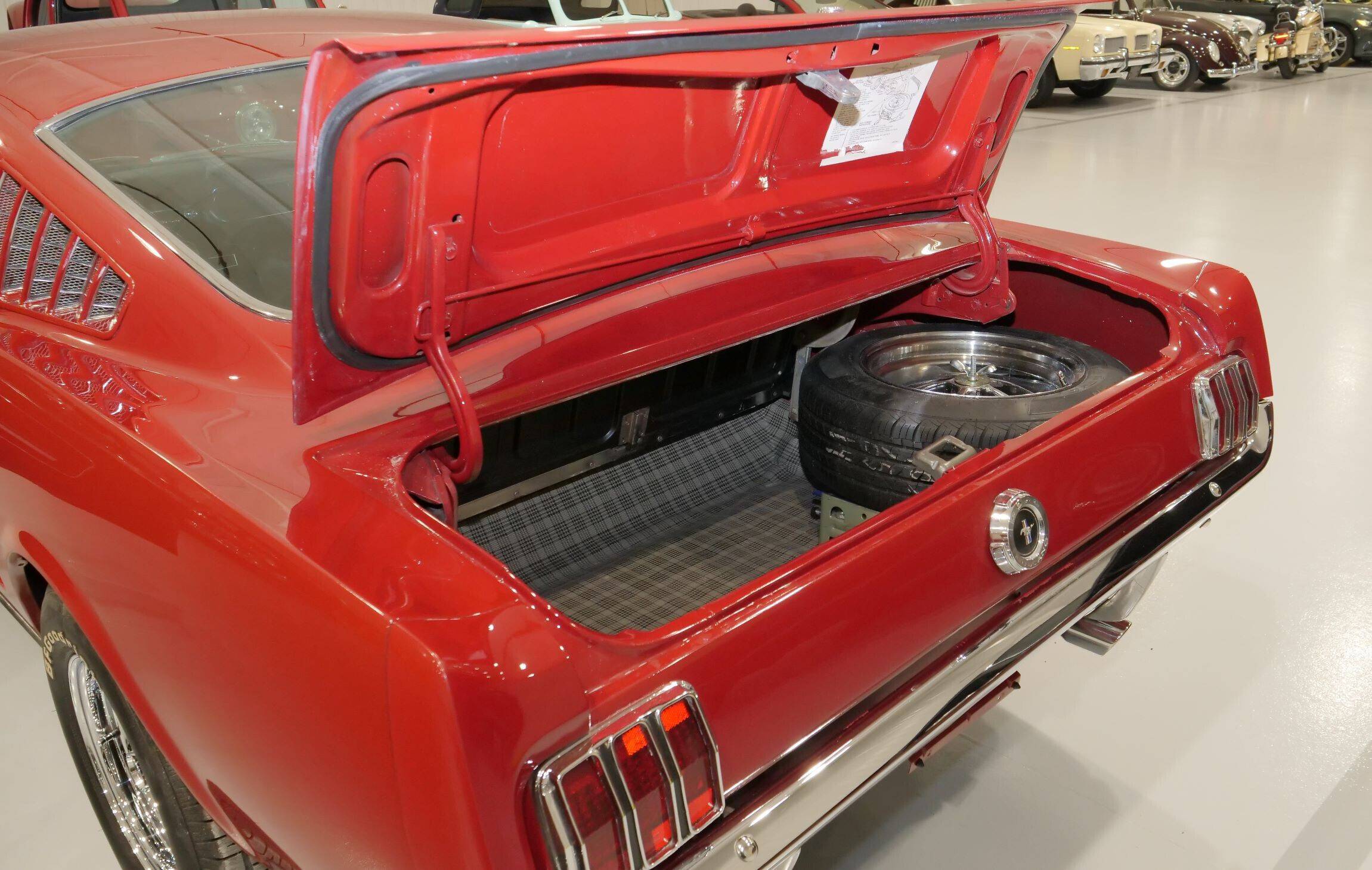 1965 Ford Mustang 2+2 Fastback 22