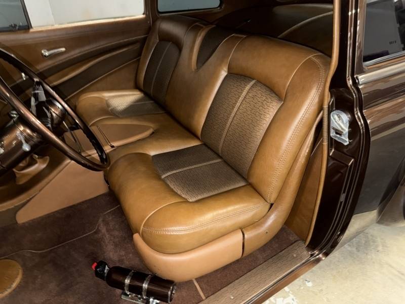 1951 Chevrolet Business Coupe 32