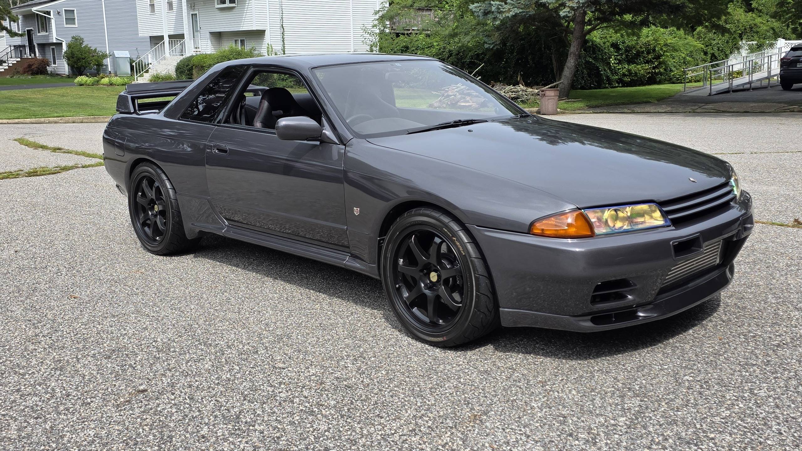 1990 Nissan Skyline 1