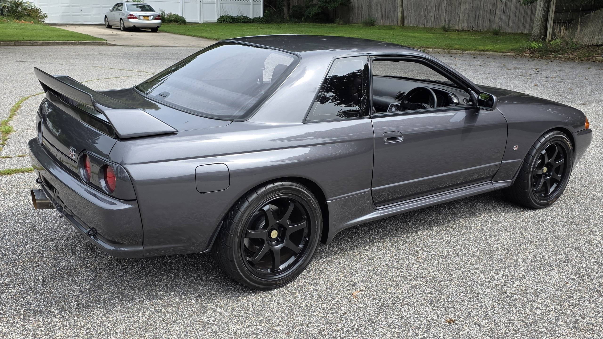 1990 Nissan Skyline 4