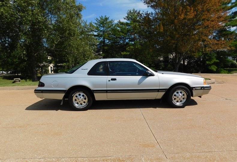 1988 Ford Thunderbird 3