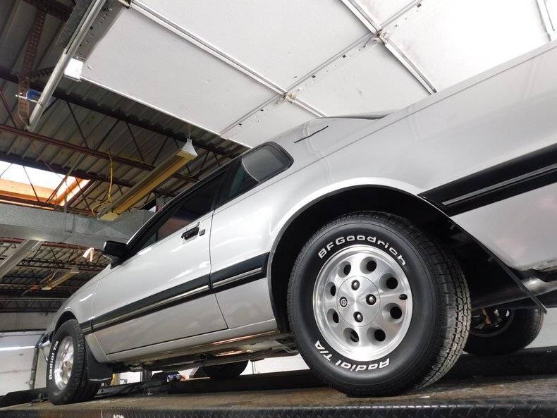 1988 Ford Thunderbird 177