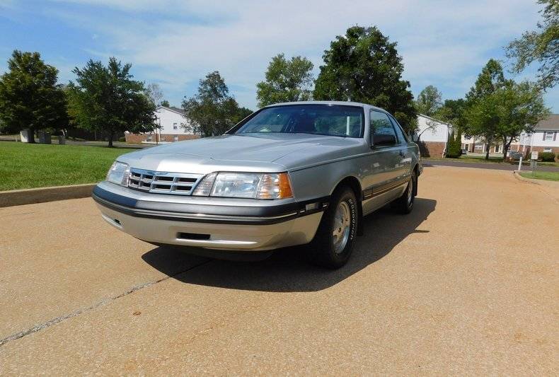 1988 Ford Thunderbird 17