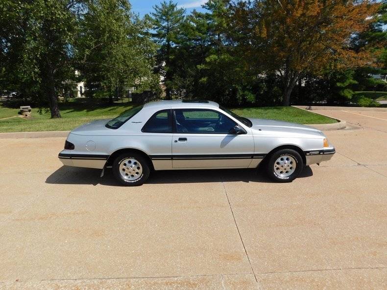 1988 Ford Thunderbird 27