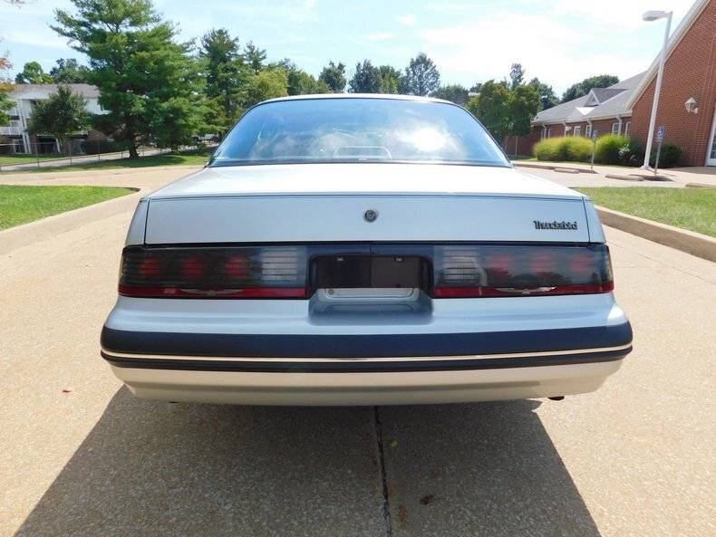 1988 Ford Thunderbird 31