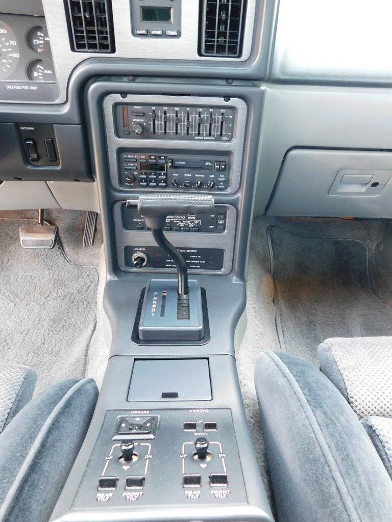 1988 Ford Thunderbird 109