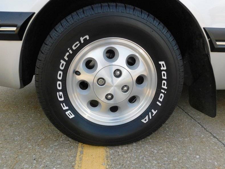 1988 Ford Thunderbird 47