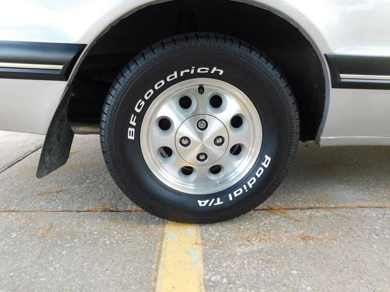 1988 Ford Thunderbird 51
