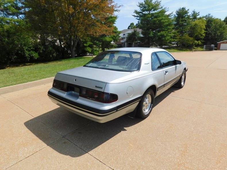 1988 Ford Thunderbird 9