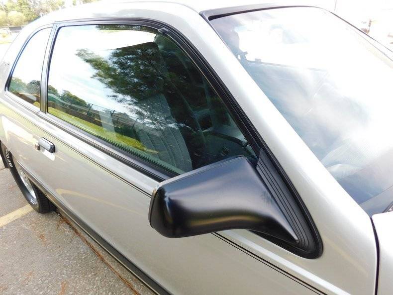 1988 Ford Thunderbird 61