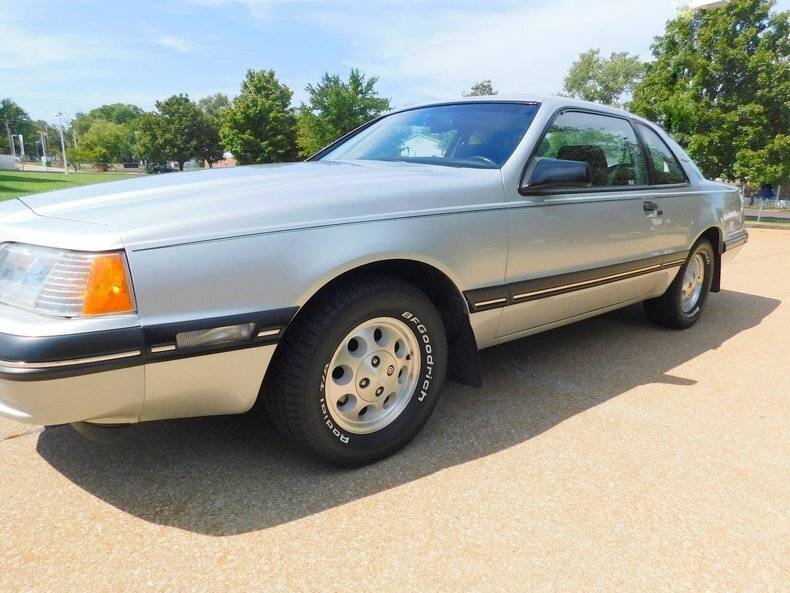 1988 Ford Thunderbird 65