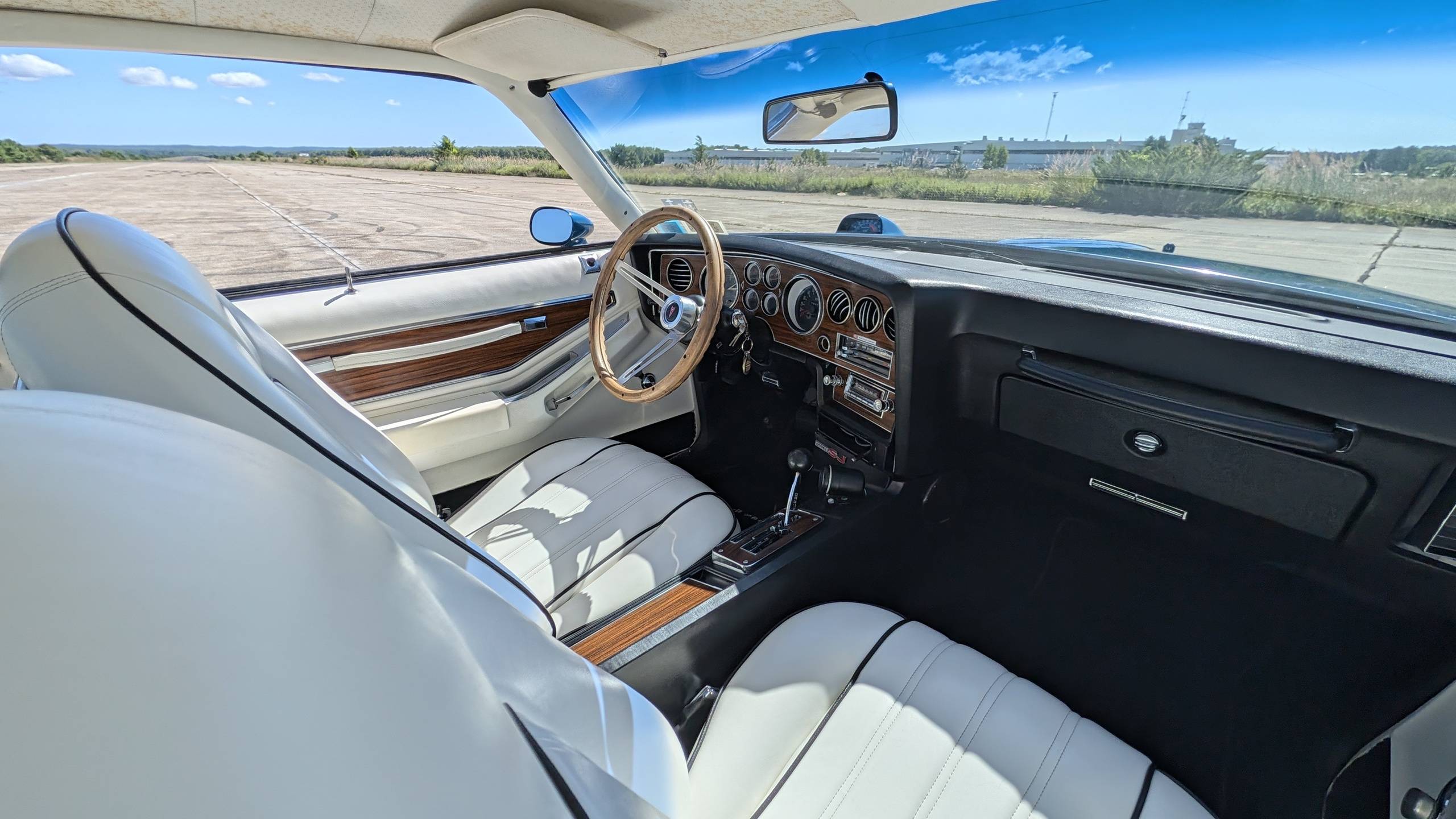1976 Pontiac Gran Prix 22
