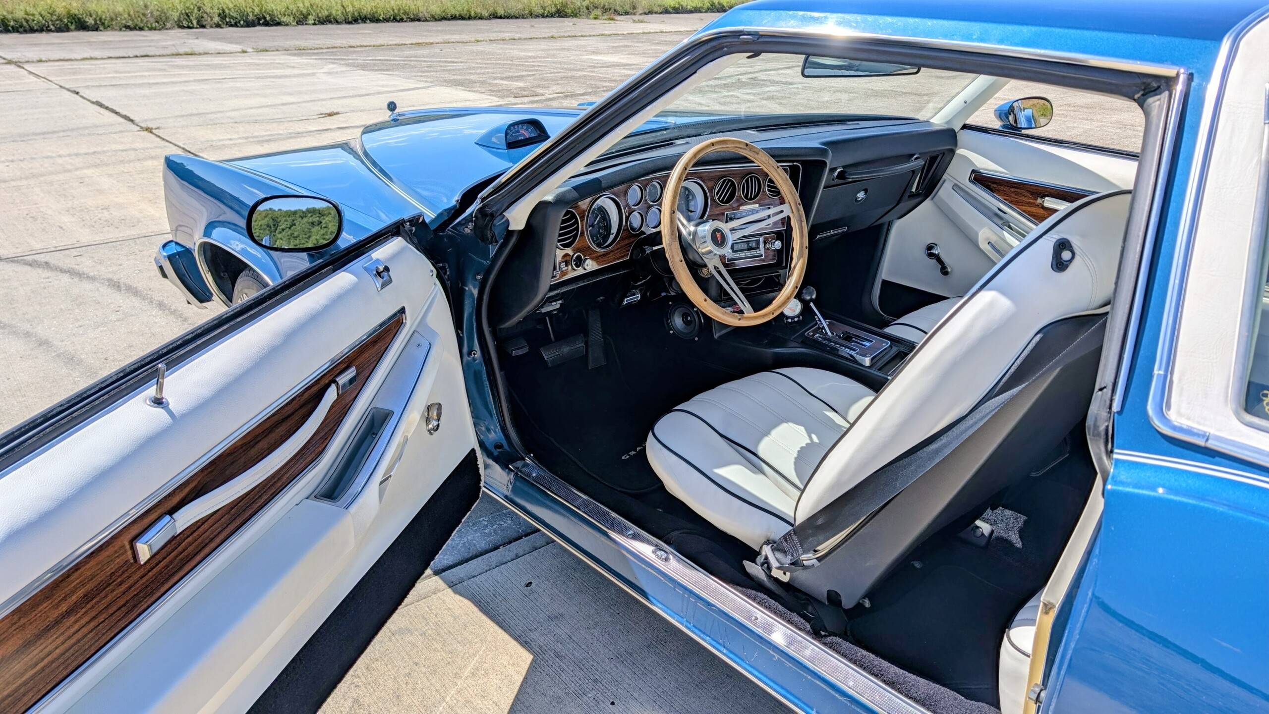 1976 Pontiac Gran Prix 32