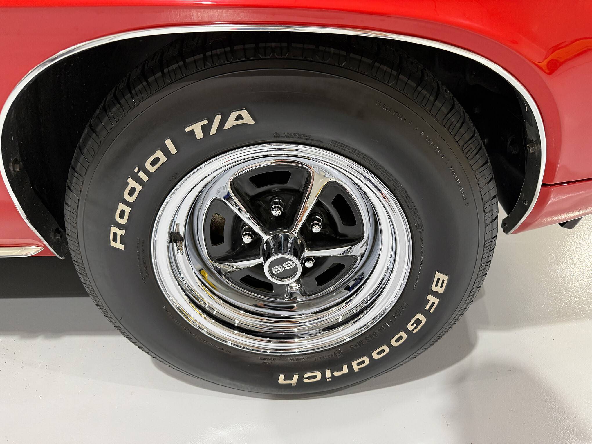 1969 Chevrolet Camaro SS 13