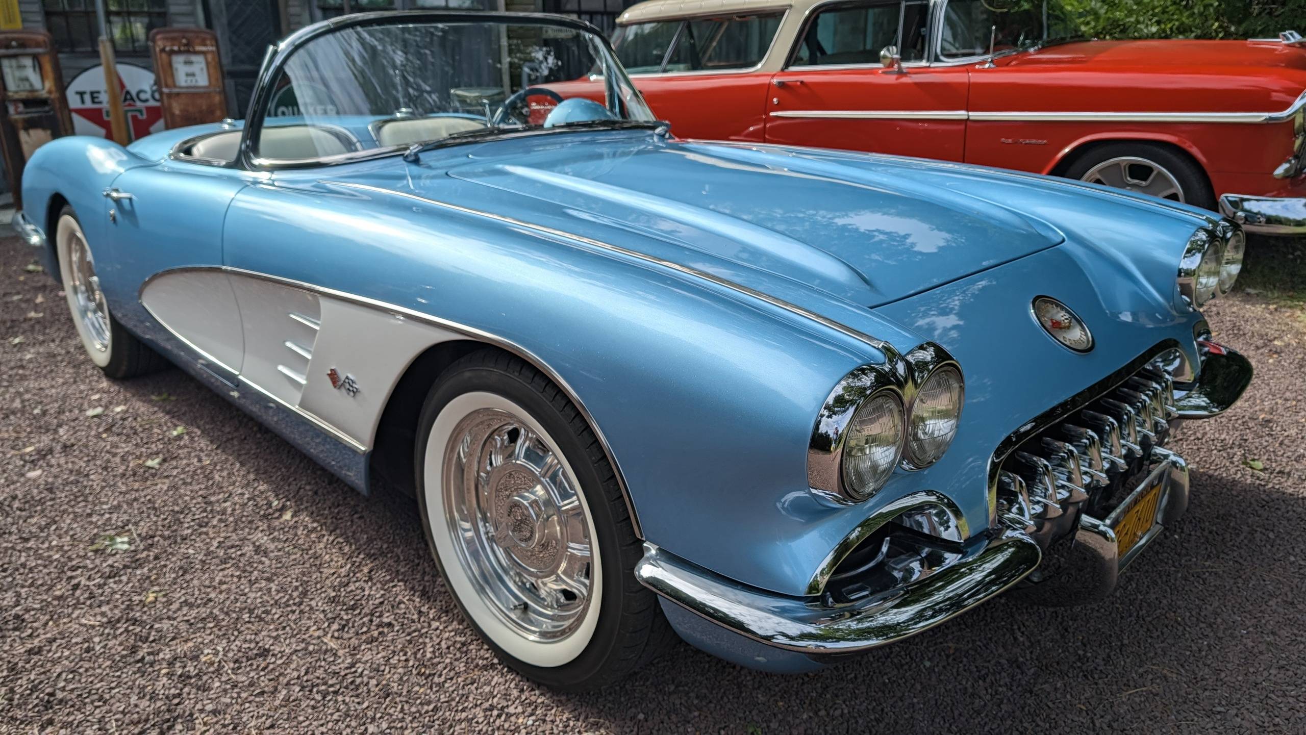 1960 Chevrolet Corvette 12
