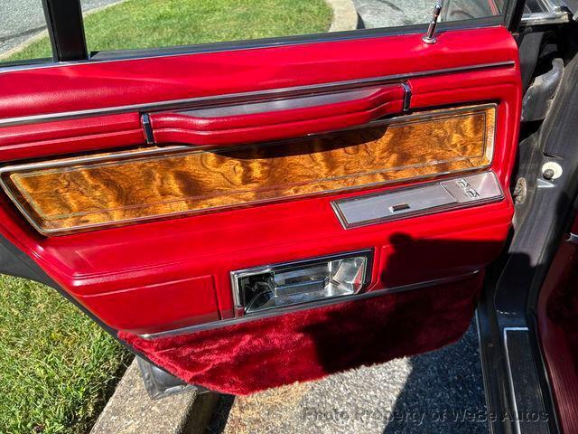1984 Lincoln Town Car 11