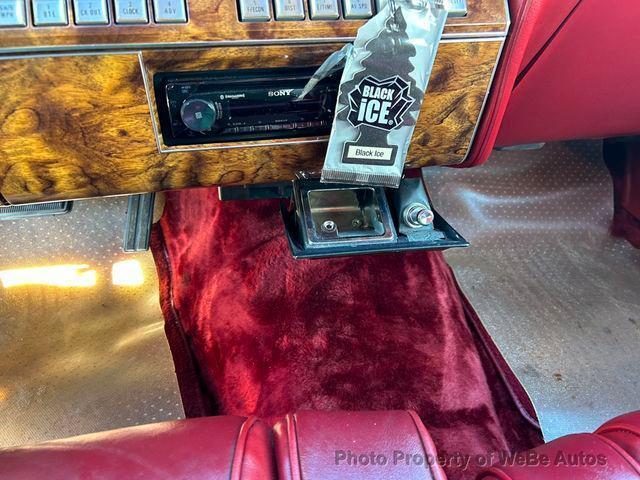1984 Lincoln Town Car 19