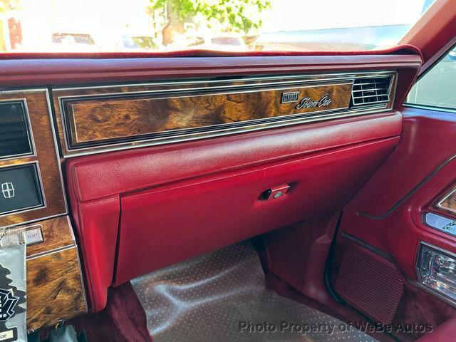 1984 Lincoln Town Car 20