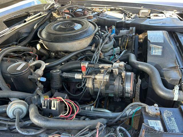 1984 Lincoln Town Car 29