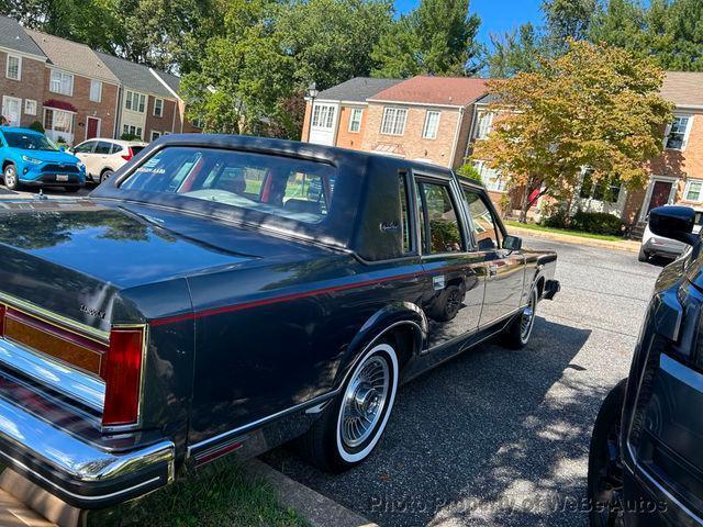 1984 Lincoln Town Car 4