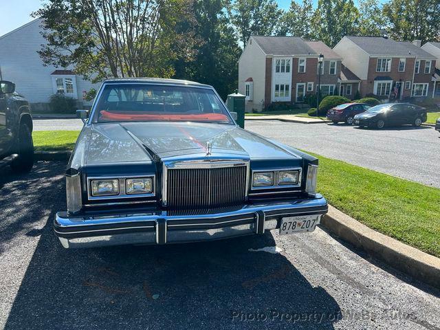 1984 Lincoln Town Car 6