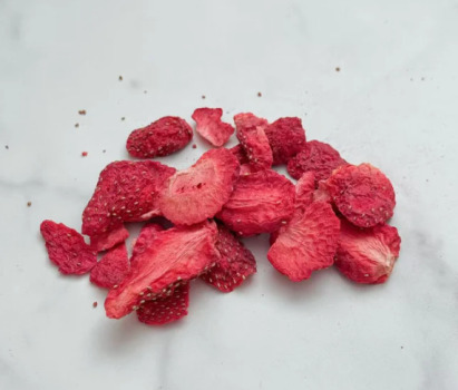 Gâteries de morceaux de fraises lyophilisées pour animaux - Loopy Paws