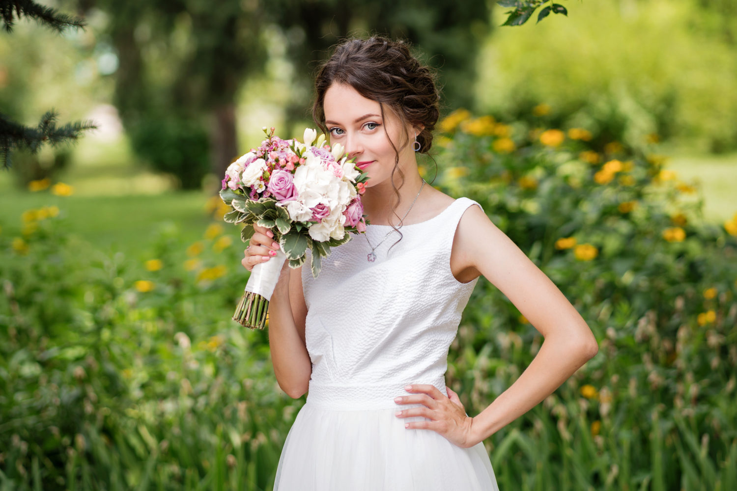 10-ways-to-style-a-simple-wedding-dress-the-arcadia-online