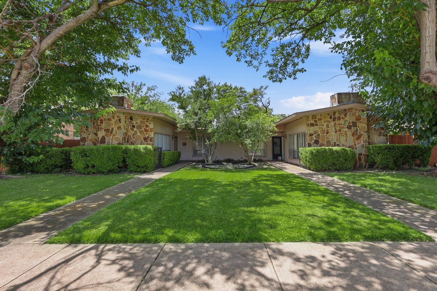 13424 Blossomheath Lane, Dallas, TX 75240