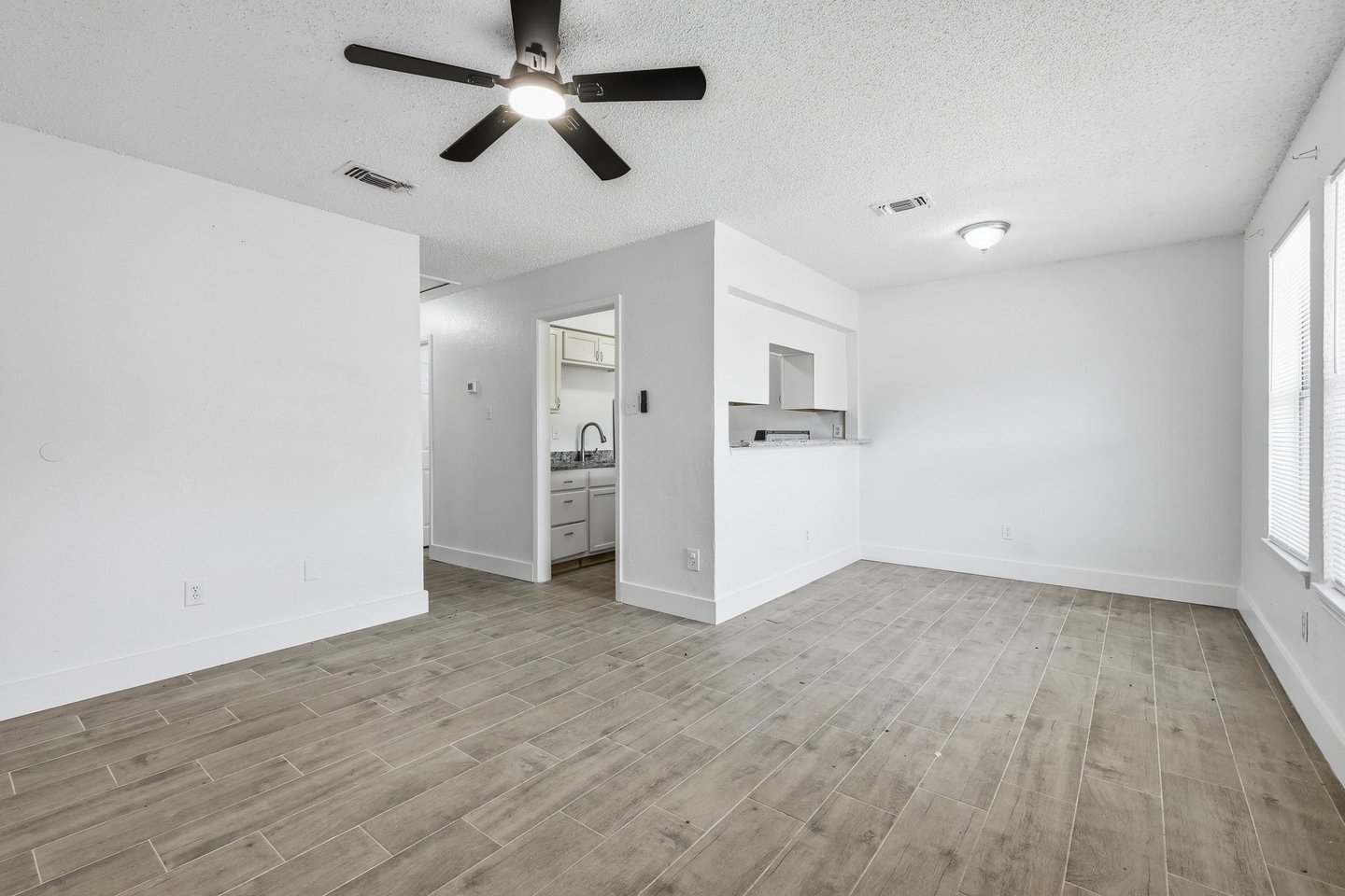 5517 Wellesley Avenue, Fort Worth, TX 76107