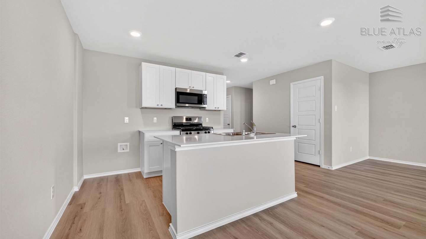725 Wildrye Lane, Denton, TX 76259