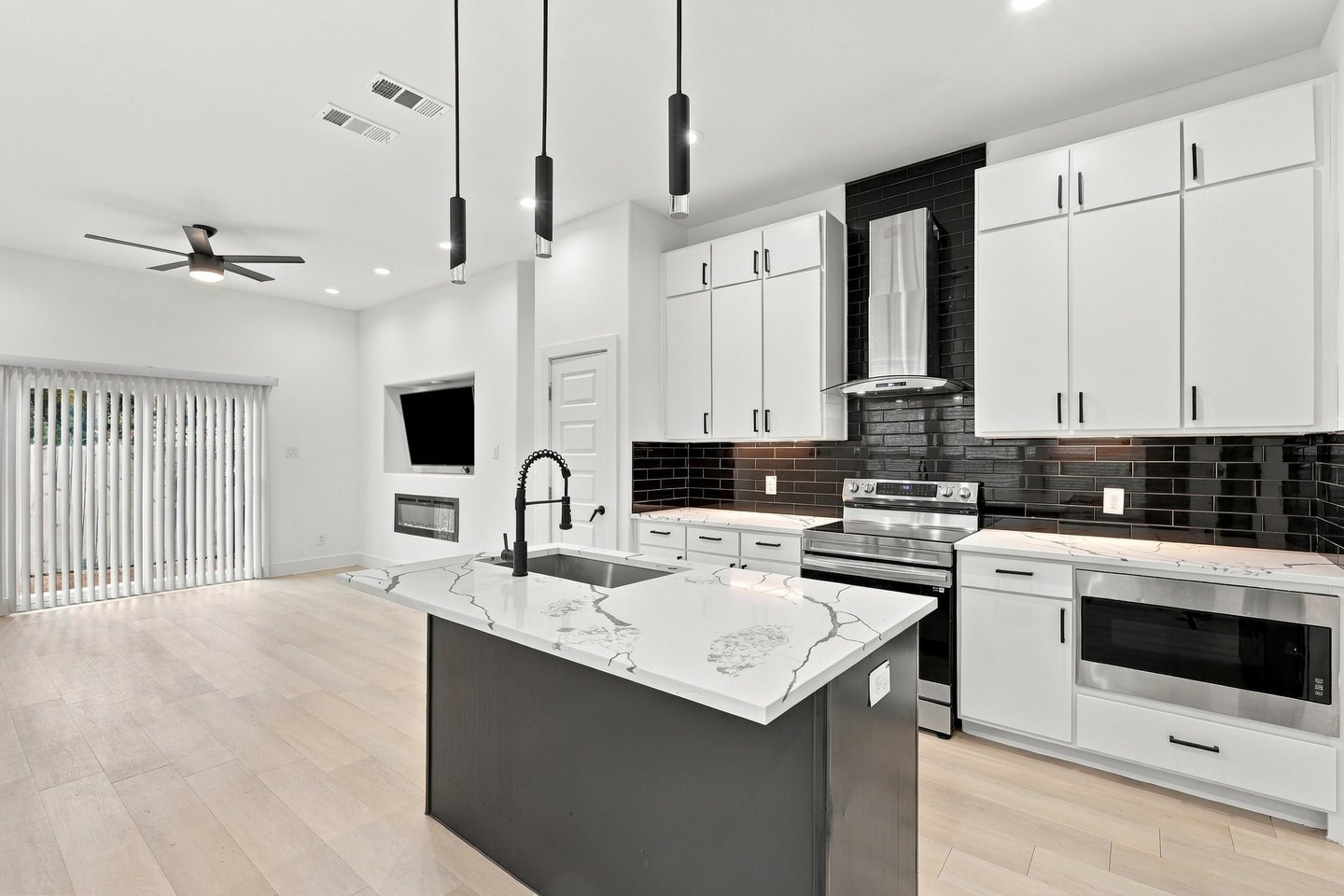 2215 Bethurum Avenue, Dallas, TX 75215