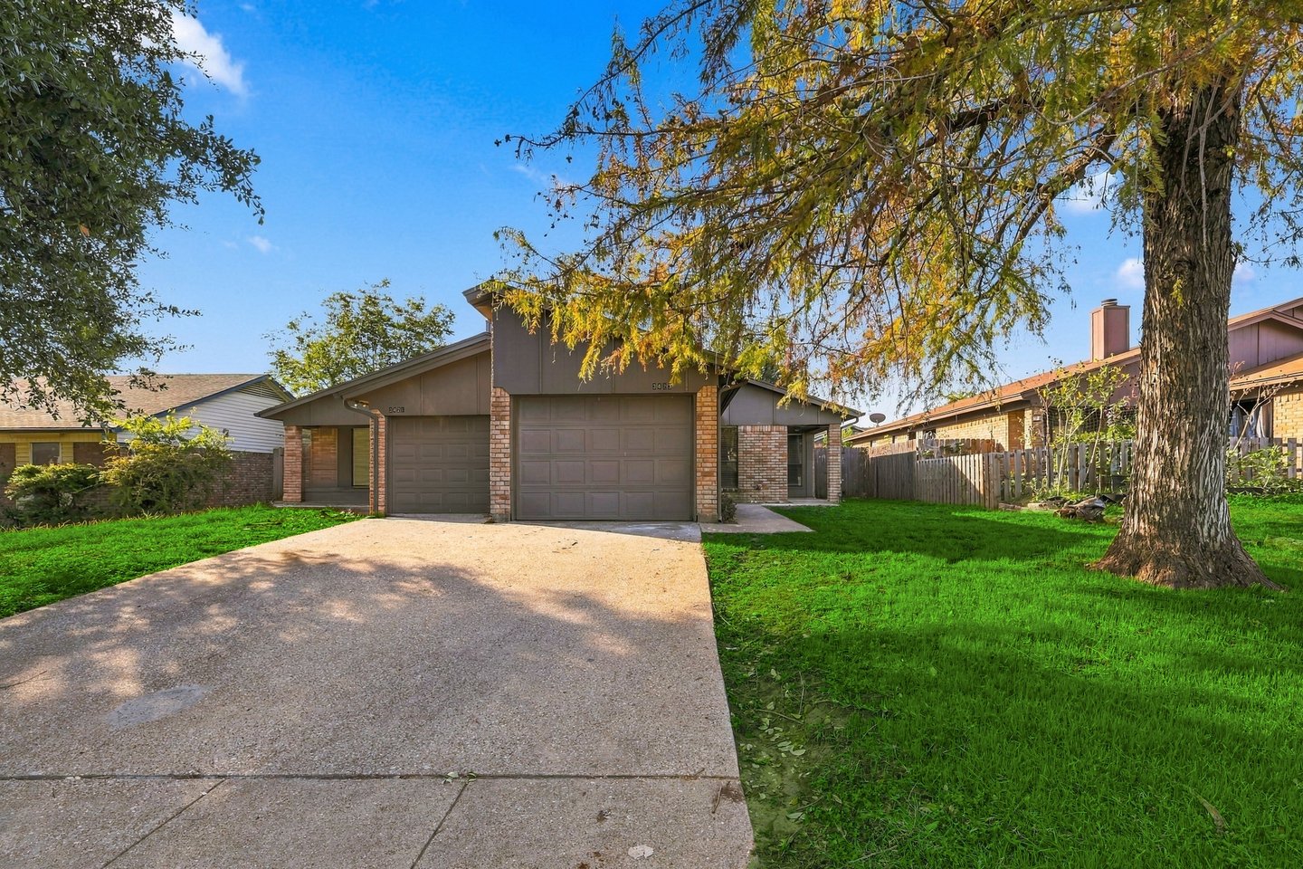 3423 Meadowmoor Street, Fort Worth, TX 76133