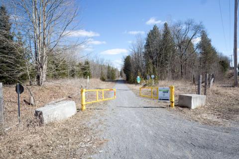 Lang-Hastings Trail--Asphodel 3rd Line to Shady Point Lane, looking east from Asphodel 3rd Line, Peterborough Co., ON, 31 March 2024