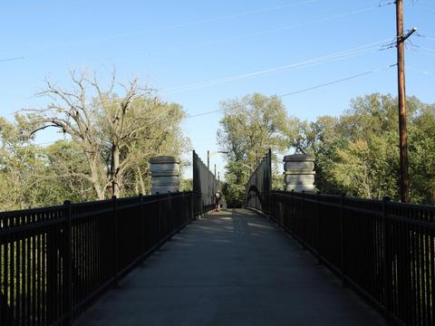 Bridge over railroad tracks at Mississippi Greenway