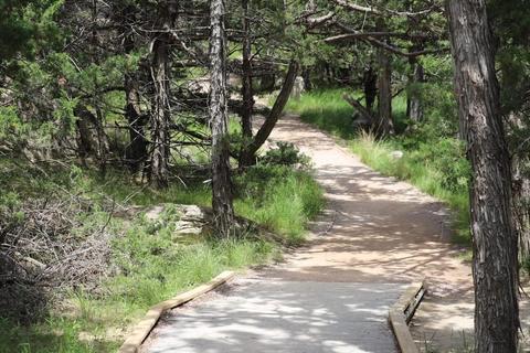 Badlands NP -- Cliff Shelf Trail