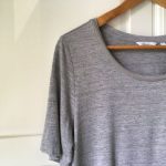Featured thumbnail for T-shirt chic gris Reitmans