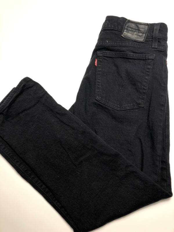 Featured image for Levis Wedgie straight black heart 25