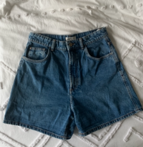 Featured image for Mom Shorts Zara