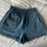 Featured thumbnail for Shorts en jeans