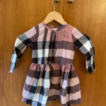 Featured thumbnail for Adorable robe burberry rose très peu portées 4 ans