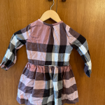 Thumbnail for Adorable robe burberry rose très peu portées 4 ans