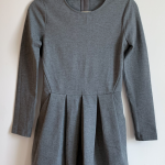 Featured thumbnail for ? Robe grise ARITZIA
