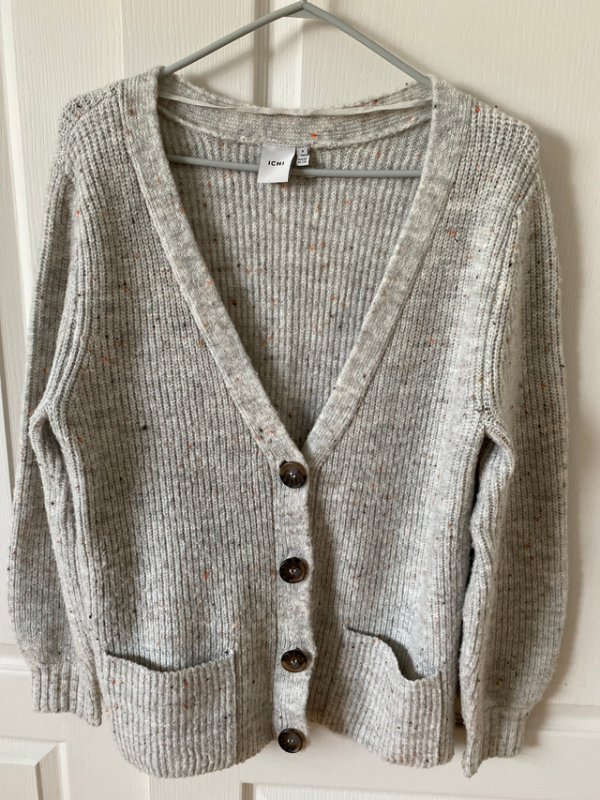 Featured image for Cardigan cozy