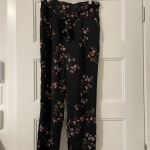 Featured thumbnail for Pantalon soyeux fleuri