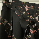 Thumbnail for Pantalon soyeux fleuri