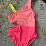 Featured thumbnail for Maillot fille 6 ans