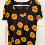 Featured thumbnail for Tshirt léger motif tournesol