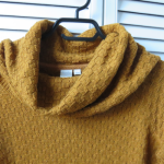 Thumbnail for Tricot avec grand col.