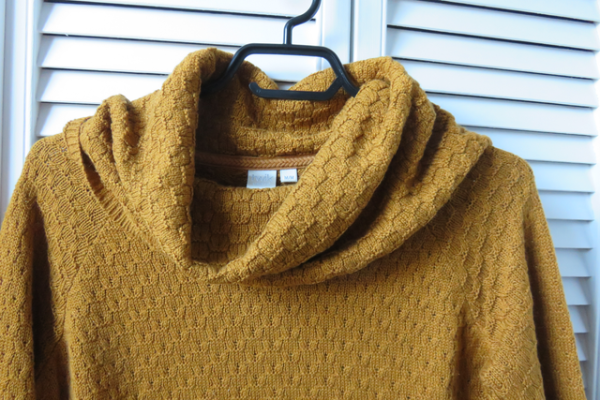 Image for Tricot avec grand col.