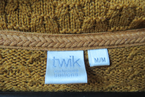 Image for Tricot avec grand col.